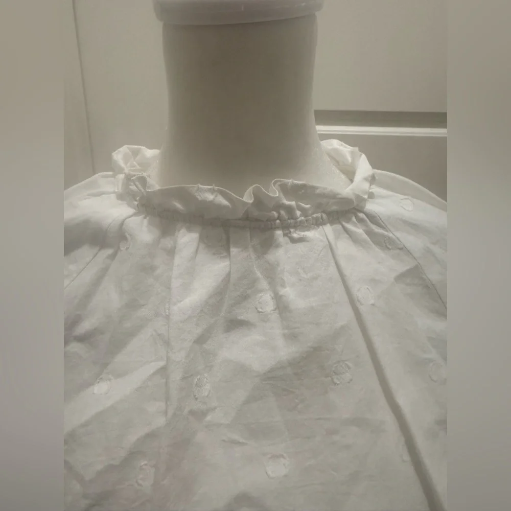 Anthropologie. Maeve Polka Dot Puff Sleeve Blouse. White. Size 2.